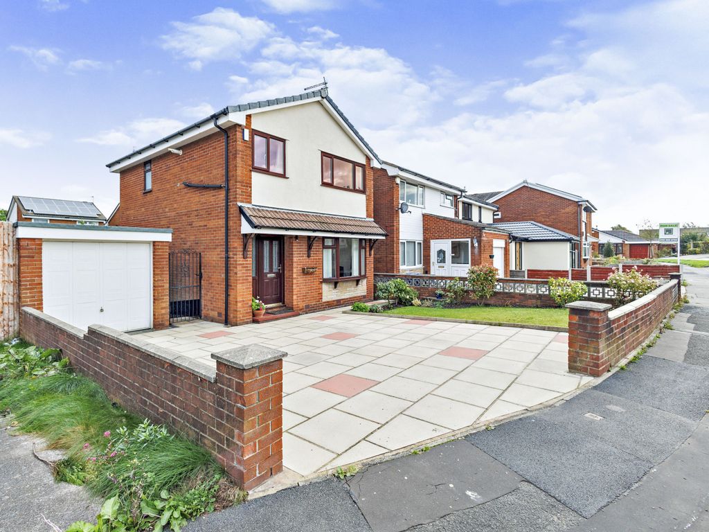 3 bed detached house for sale in Sandbrook Way, Denton, Manchester M34