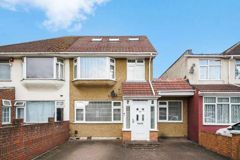5 bed semidetached house for sale in Oxford Avenue, Hayes UB3, £