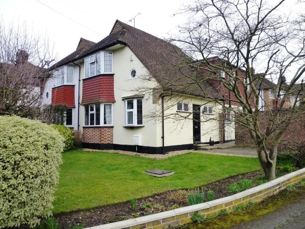 4 bed semidetached house for sale in Parkdale Crescent, Worcester Park