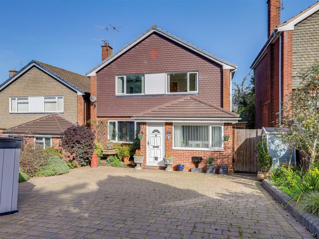 5 bed detached house for sale in Gedling Road, Arnold, Nottinghamshire