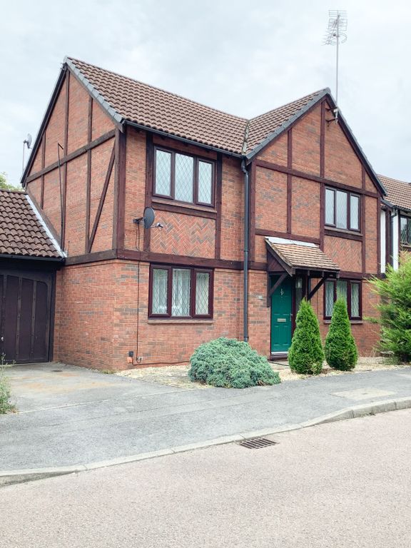 4 bed detached house to rent in Dorset Way, Wokingham RG41, £2,200 pcm