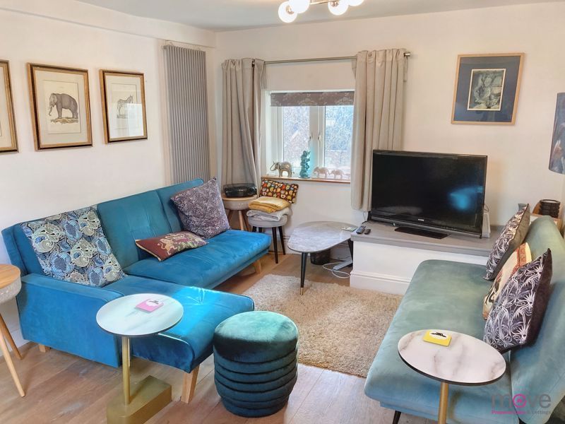 2 bed flat for sale in Fairmount Road, Cheltenham GL51, £195,000 Zoopla