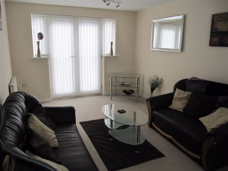 2 bed flat to rent in Bonneville Close, Tipton DY4, £700 pcm Zoopla