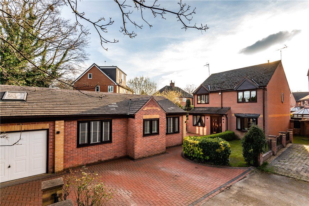 4 bed detached house for sale in Turton Vale, Gildersome, Morley, Leeds