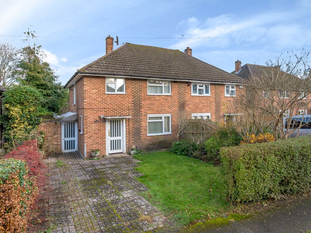 3 bed semidetached house for sale in Newenham Road, Great Bookham KT23