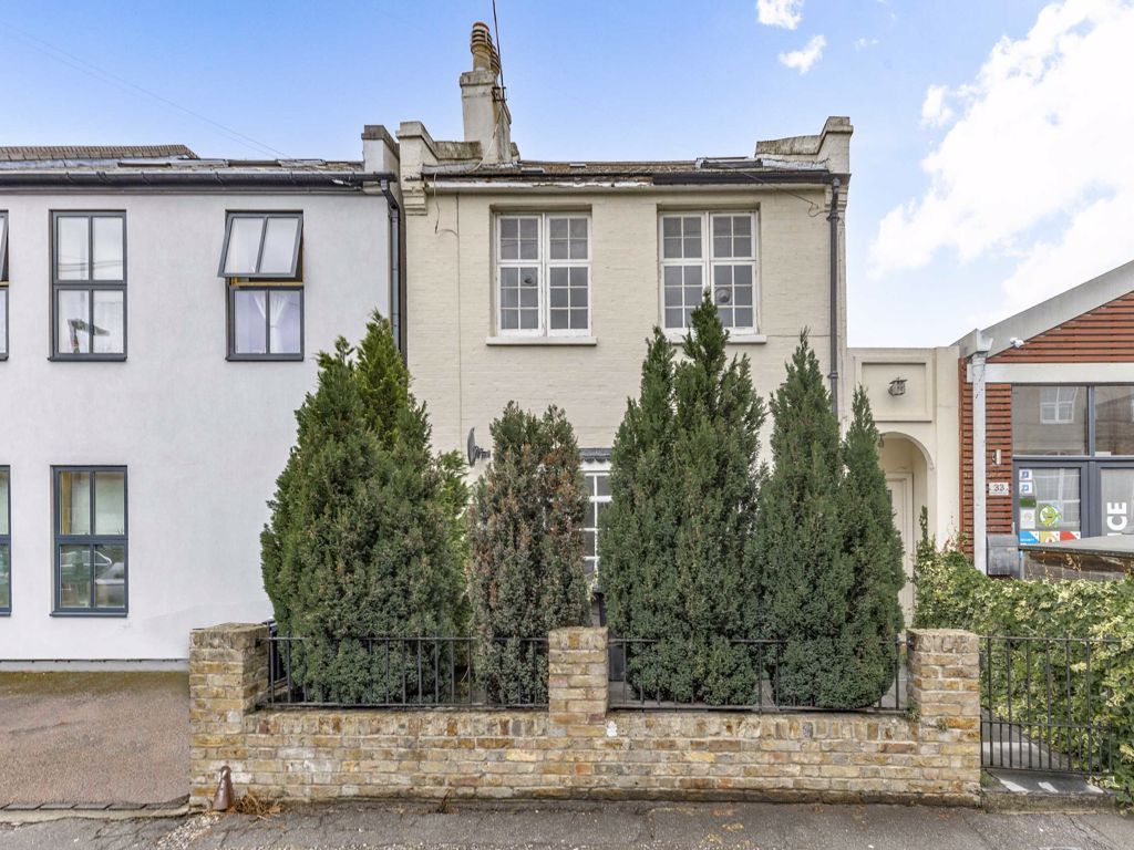 3 bed detached house for sale in Russell Road, London SW19 Zoopla