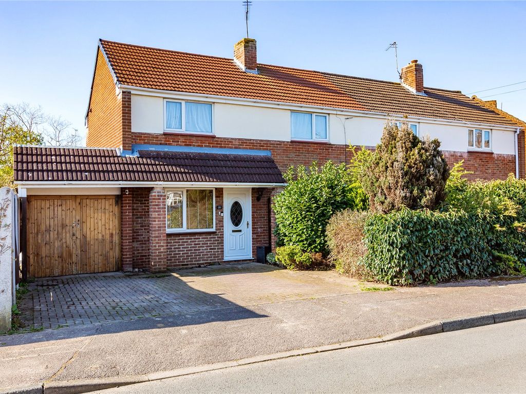 3 bed semidetached house for sale in Peel Road, Springfield, Essex CM2