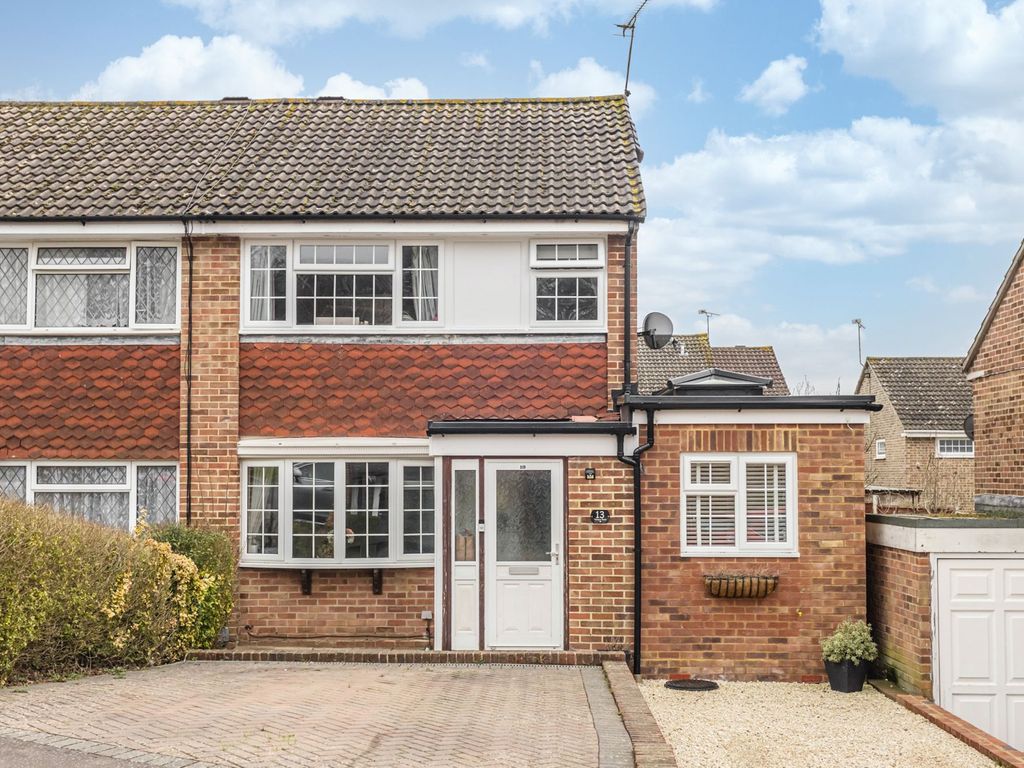 3 bed semidetached house for sale in Tintern Road, Crawley RH11 Zoopla