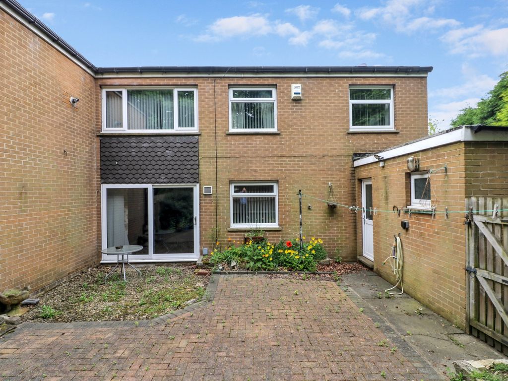 3 bed end terrace house for sale in Firthcliffe Drive, Liversedge, West