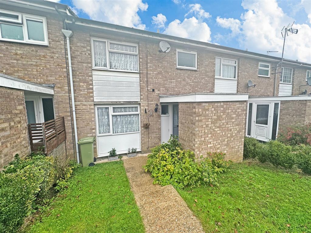 3 bed terraced house for sale in Bridgeway, New Bradwell, Milton Keynes