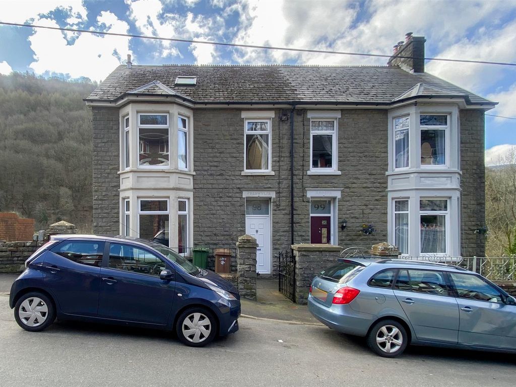 4 bed semidetached house for sale in Gwyddon Road, Abercarn, Newport