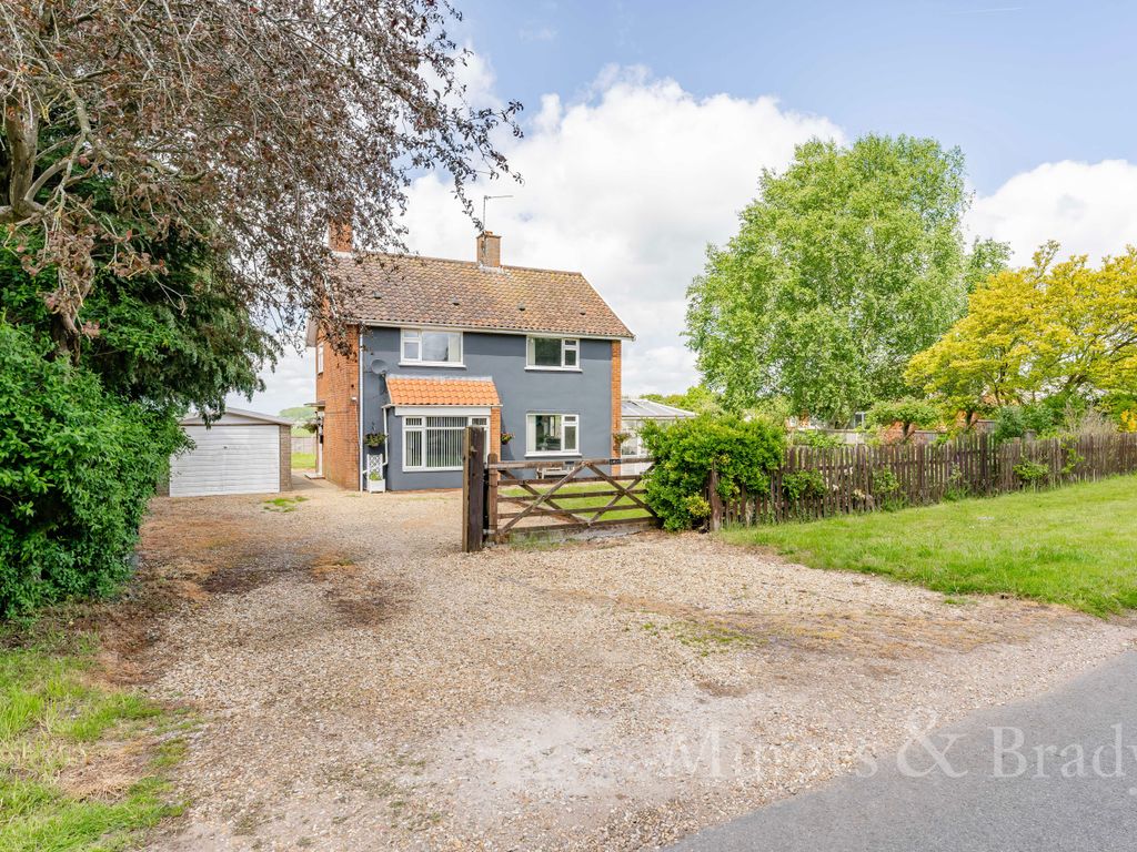 3 bed detached house for sale in Massingham Road, West Raynham