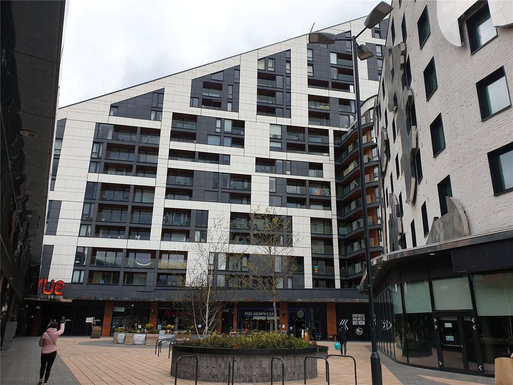 2 bed flat to rent in Brouard Court, 13 St. Marks Square, Bromley BR2