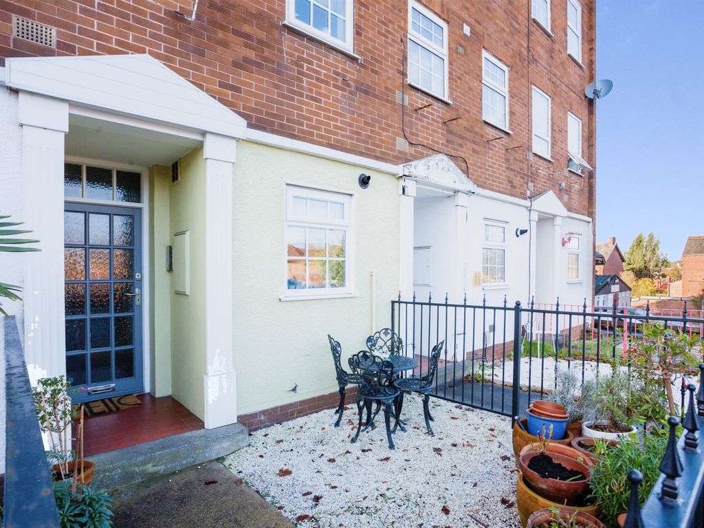 3 bed town house for sale in Wentworth Street, Wakefield WF1 Zoopla