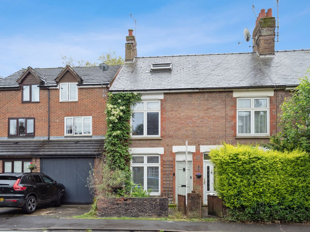 3 bed end terrace house for sale in Sunnyside Road, Chesham