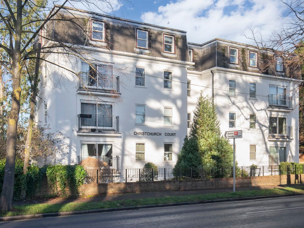 2 bed flat to rent in Christ Church Road, Cheltenham GL50, £1,250 pcm