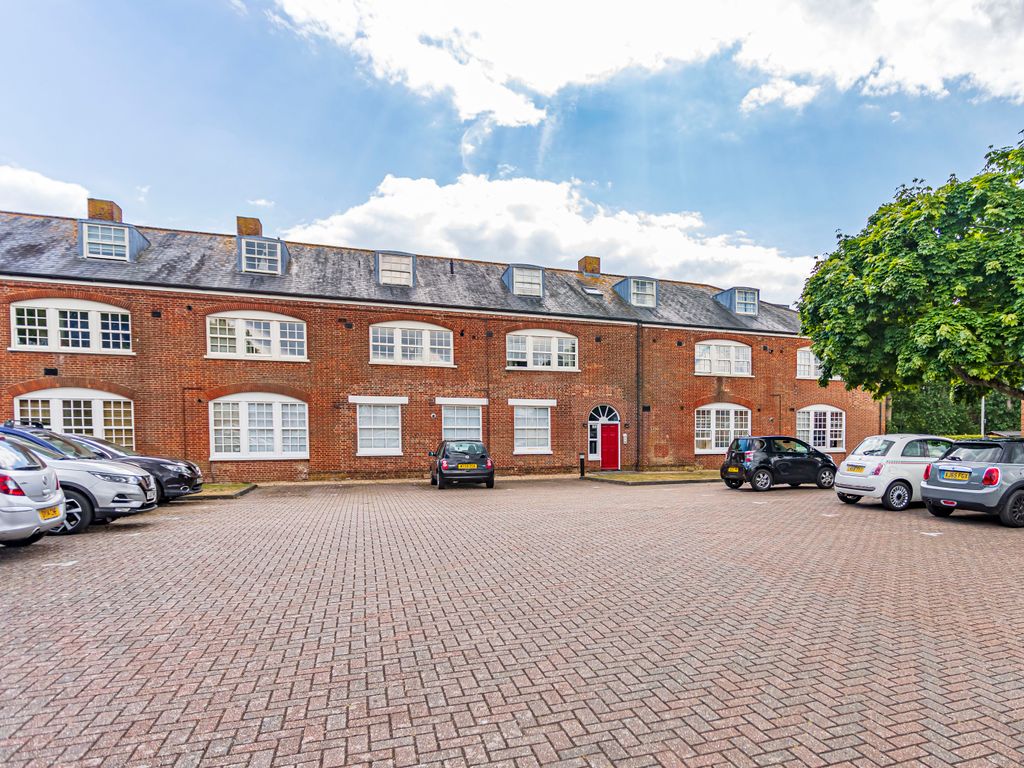 2 bed flat to rent in Dragood Way, Christchurch BH23 Zoopla