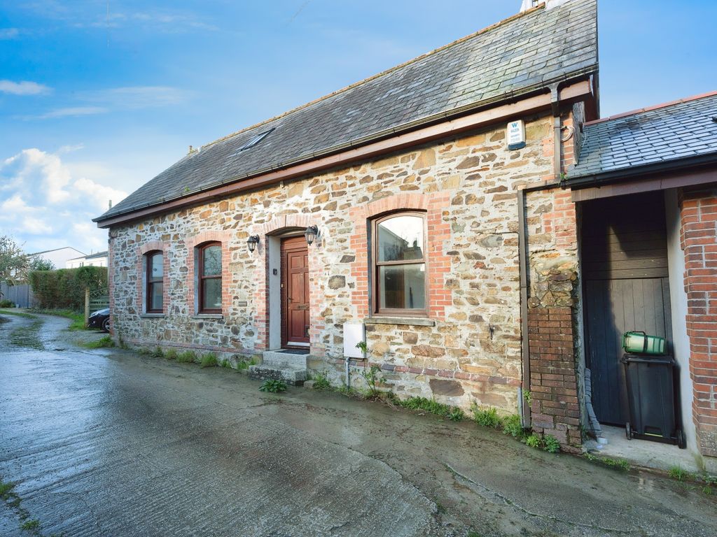 2 bed semidetached house for sale in Station Yard, Grampound Road