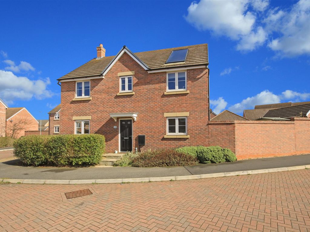 4 bed detached house for sale in Chelveston Road, Newton Bromswold