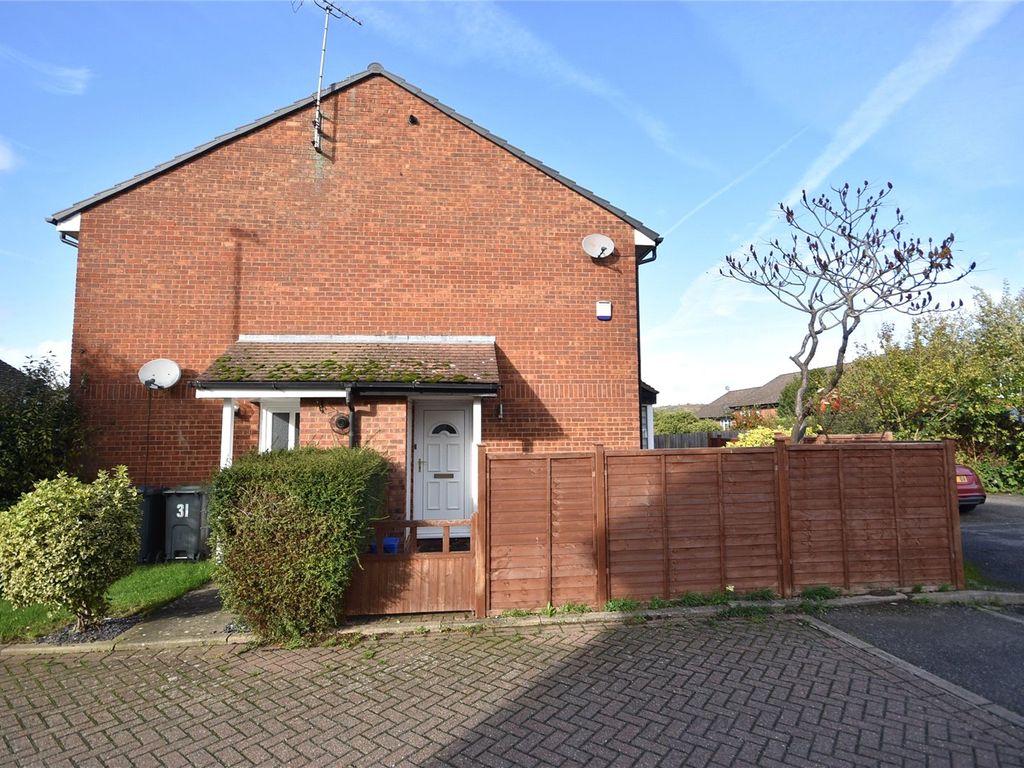 1 bed detached house for sale in Heron Drive, Luton, Bedfordshire LU2