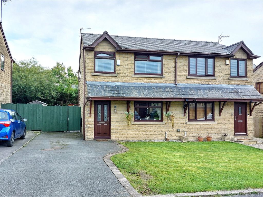 3 bed semidetached house for sale in Highfield Park, Haslingden