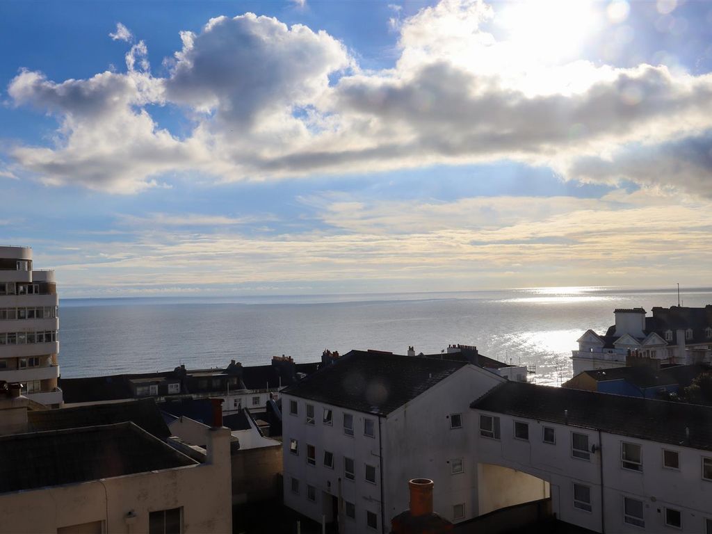 2 bed flat to rent in Stanhope Place, St. LeonardsOnSea TN38, £1,000