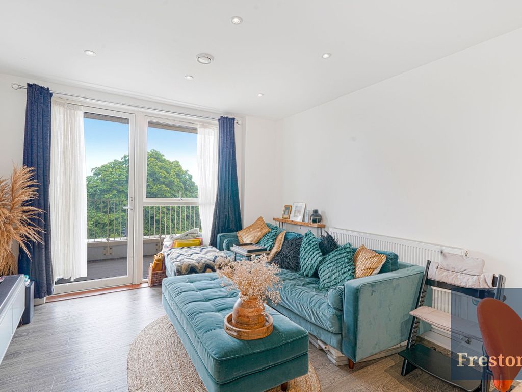 2 bed flat for sale in Mason Apartments, Rainham Road North, Dagenham