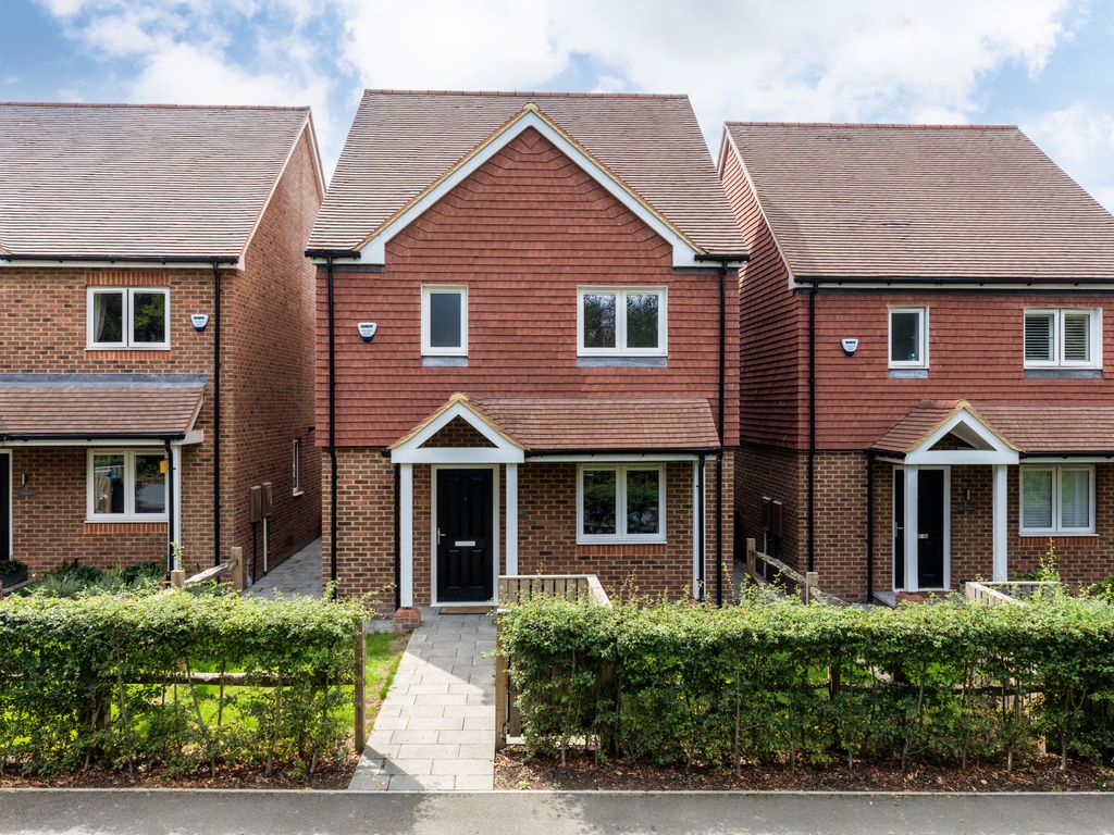 4 bed detached house for sale in Kings Cross Lane, South Nutfield RH1