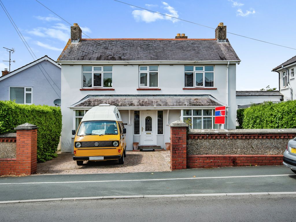 3 bed detached house for sale in Serpentine Road, Tenby, Pembrokeshire
