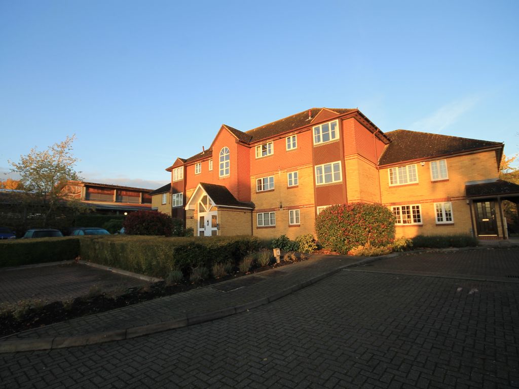 1 bed flat to rent in Thompson Way, Rickmansworth WD3, £1,200 pcm Zoopla