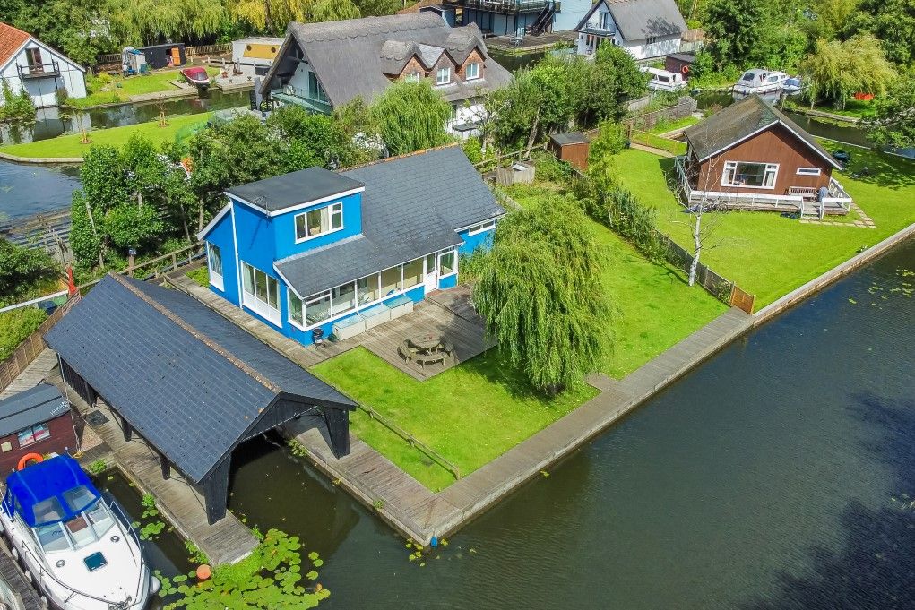 4 bed detached house for sale in Lower Street, Horning NR12, £575,000