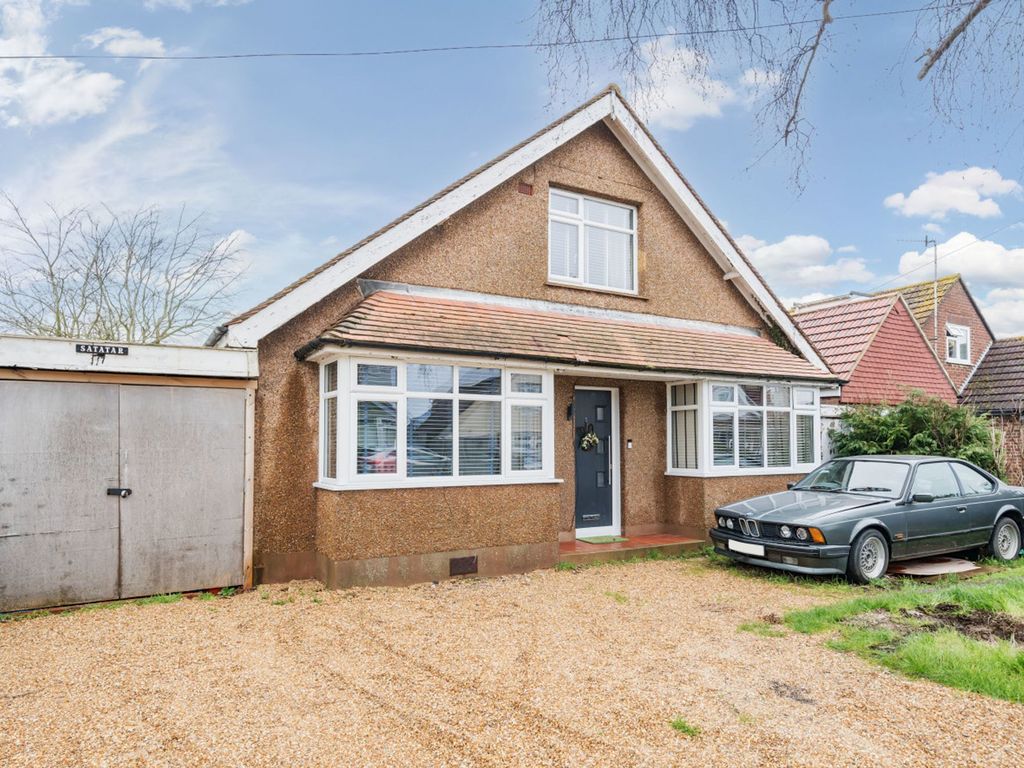 4 bed detached house for sale in Aigburth Avenue, Rose Green PO21, £