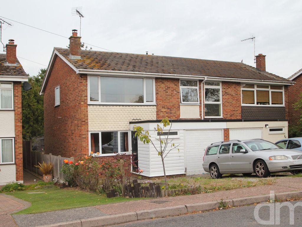 4 bed semidetached house for sale in Strawberry Lane, Tolleshunt