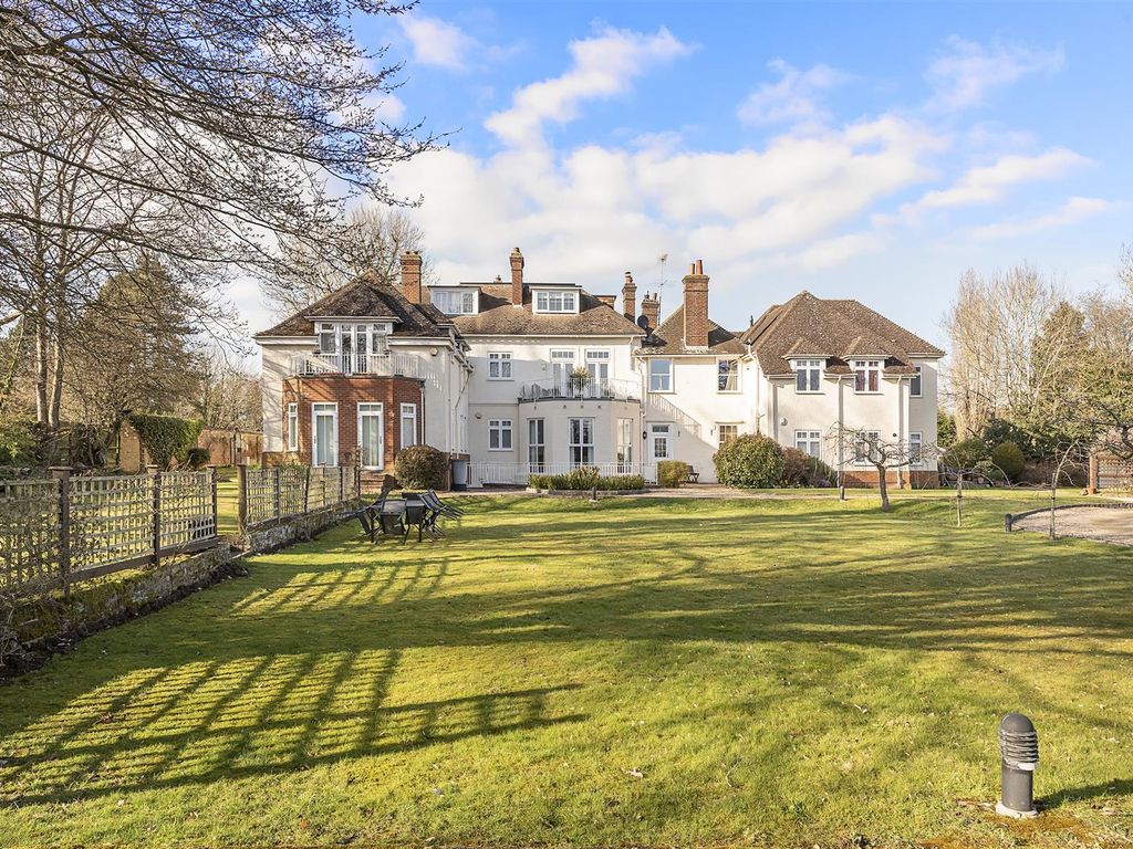 2 bed flat for sale in Dunstable Road, Redbourn, St. Albans AL3 Zoopla