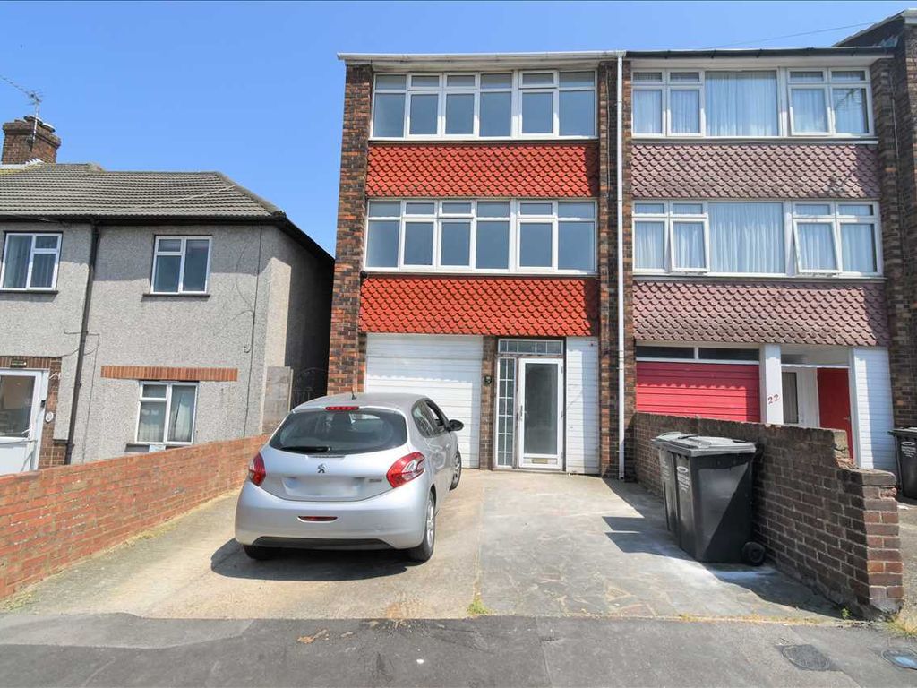 4 bed property to rent in Clarendon Gardens, Dartford DA2 Zoopla