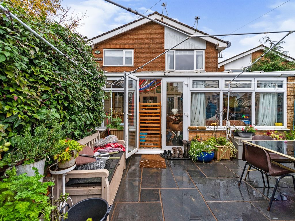 2 bed flat for sale in Heol Y Parc, Pentyrch, Cardiff CF15 Zoopla