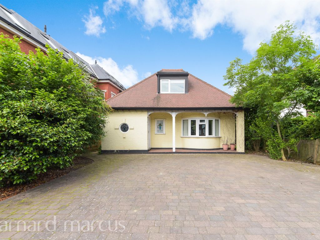 4 bed bungalow for sale in Malden Road, New Malden KT3, £900,000 Zoopla