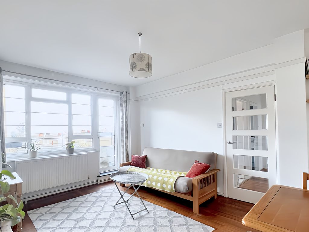 1 bed flat for sale in Brixton Hill, London SW2, £310,000 Zoopla