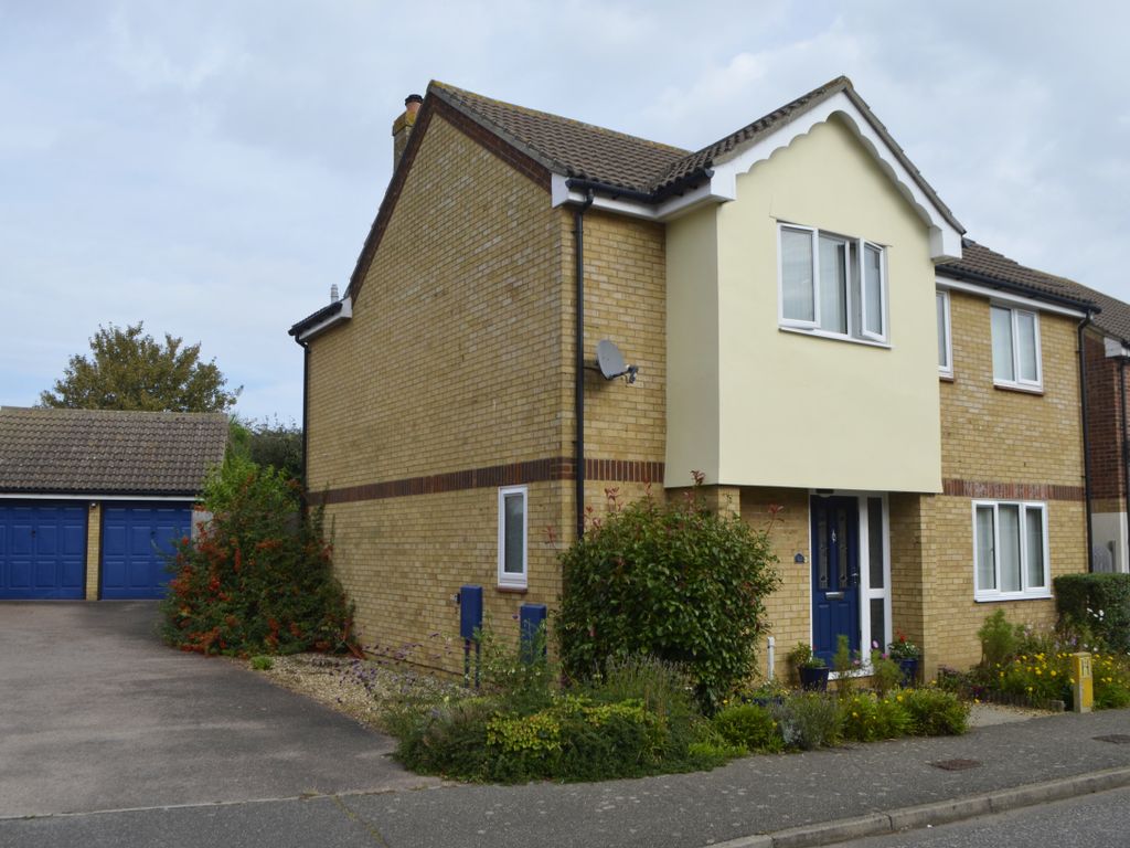 4 bed detached house for sale in Valley Walk, Felixstowe IP11, £425,000