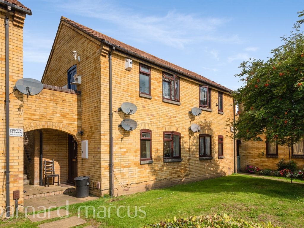 Studio for sale in Badgers Close, Hayes UB3, £160,000 Zoopla