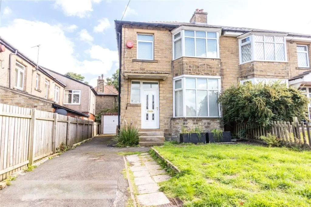 Longden Avenue, Huddersfield HD4