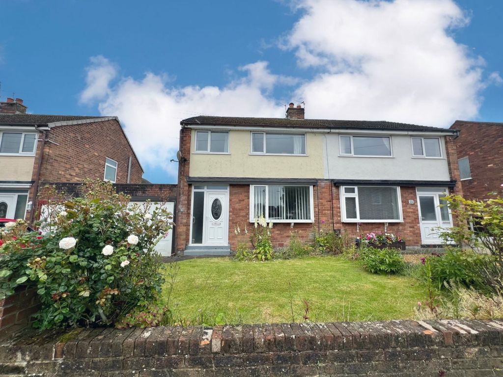 3 bed semidetached house for sale in Evesham Road, Normoss FY3, £