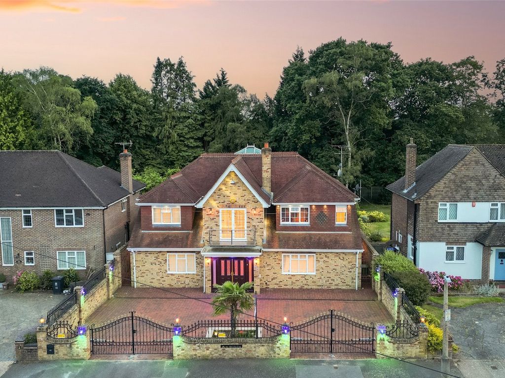 4 bed detached house for sale in High Beeches, Gerrards Cross SL9 Zoopla