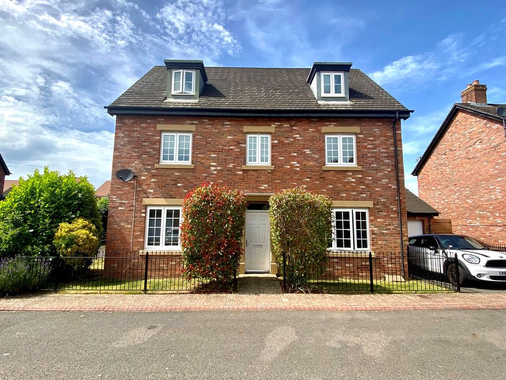 5 bed detached house for sale in John Fielding Gardens, Llantarnam