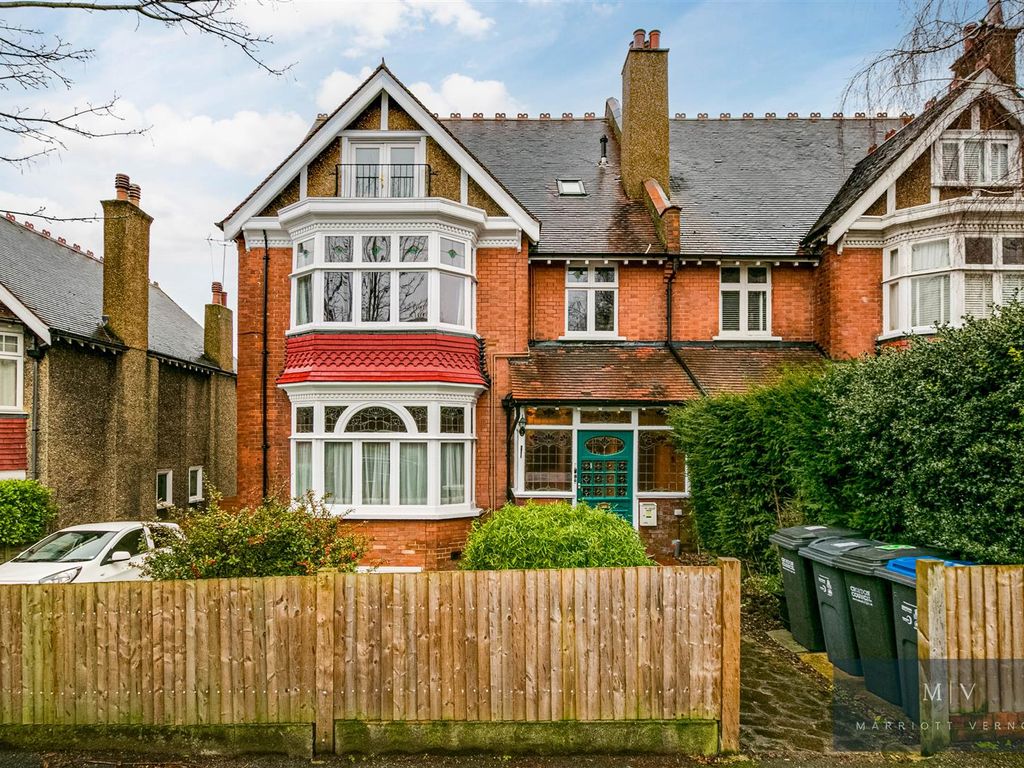 2 bed flat to rent in Beechwood Road, Sanderstead, South Croydon CR2, £