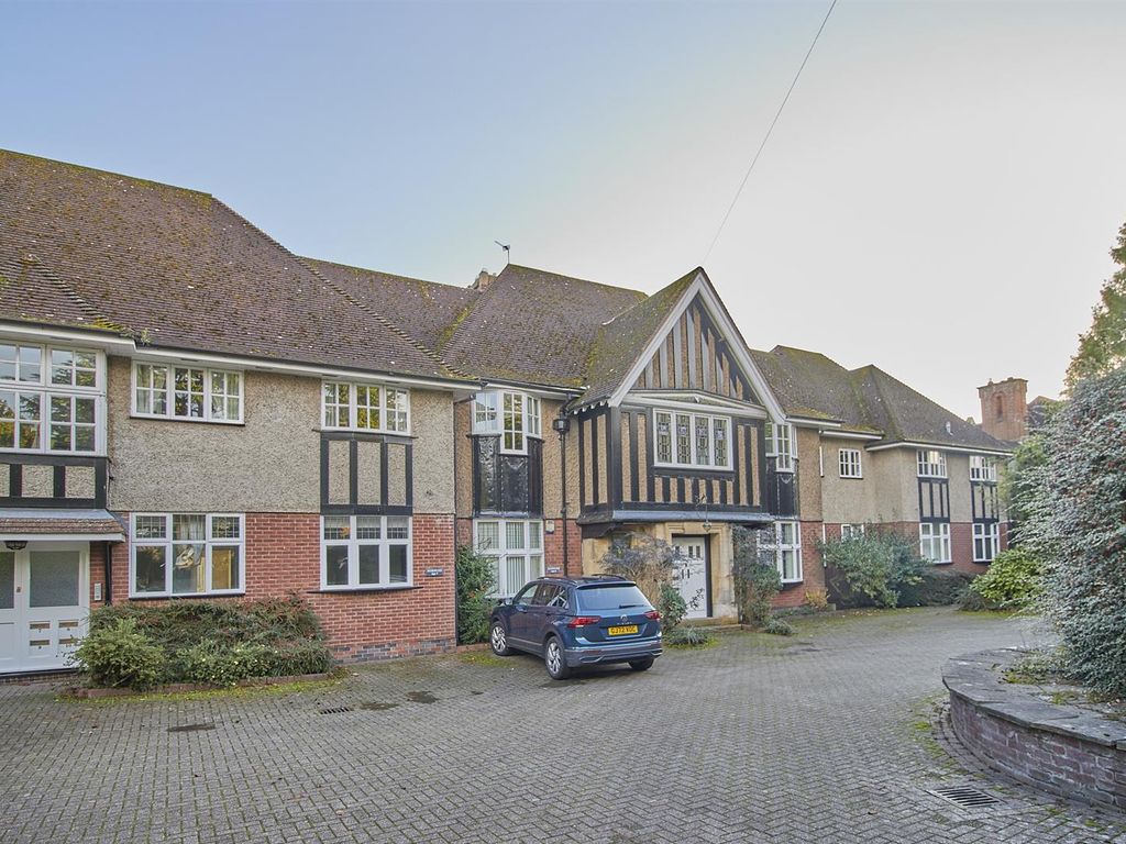 2 bed flat for sale in Shilton Road, Barwell, Leicester LE9, £140,000