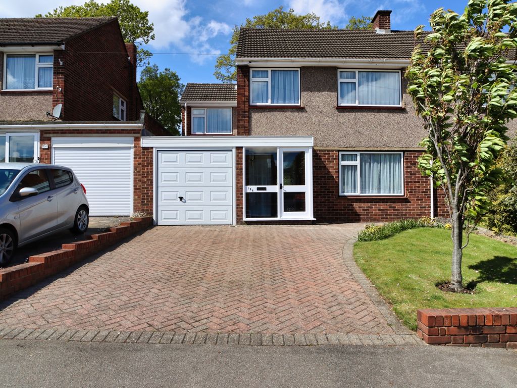 4 bed semidetached house for sale in Summerhouse Drive, Bexley DA5, £