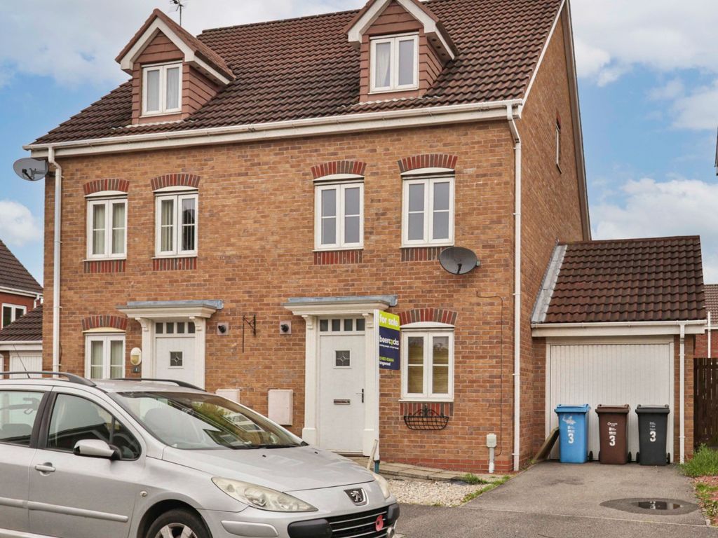 4 bed semidetached house for sale in Meadow Rise, Kingswood, Hull HU7