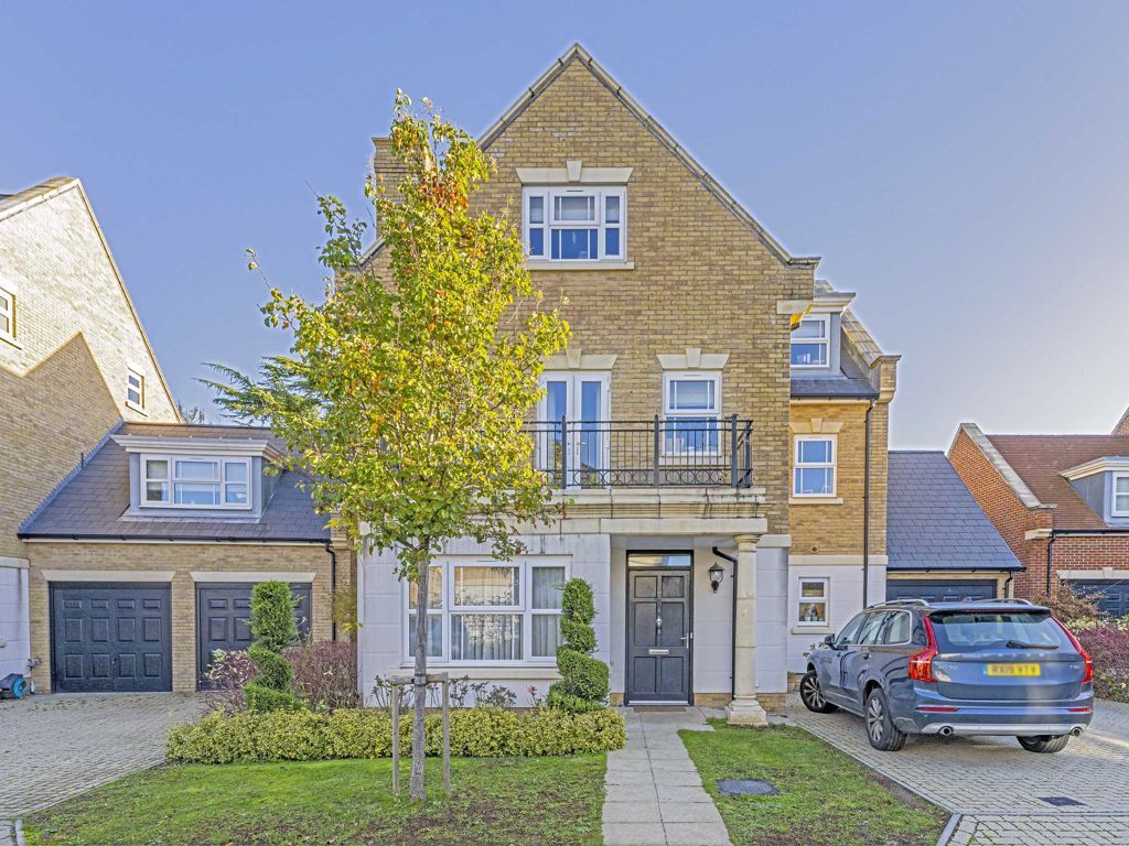6 bed property for sale in Roper Crescent, SunburyOnThames TW16 Zoopla