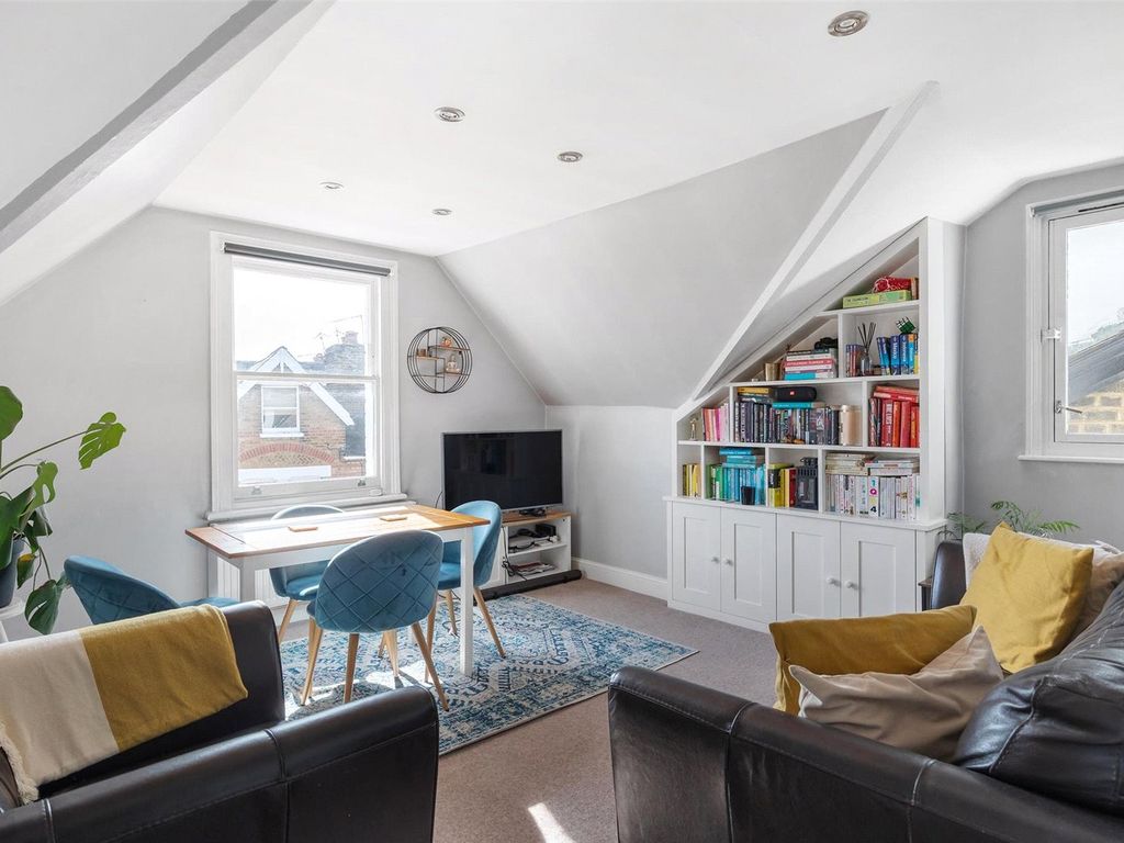 2 bed flat for sale in Larkfield Road, Richmond TW9, £495,000 Zoopla